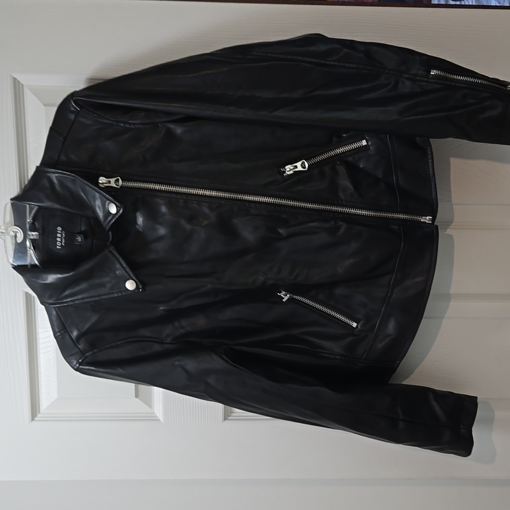 Torrid size 1 peather jacket - Picture 5 of 9